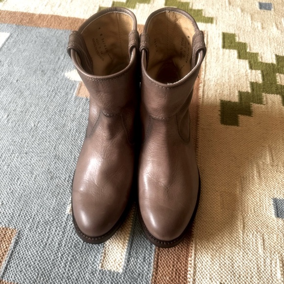 Frye Jamie Stitch Short Ankle Boots Gray Size 6 NWT - Picture 14 of 14